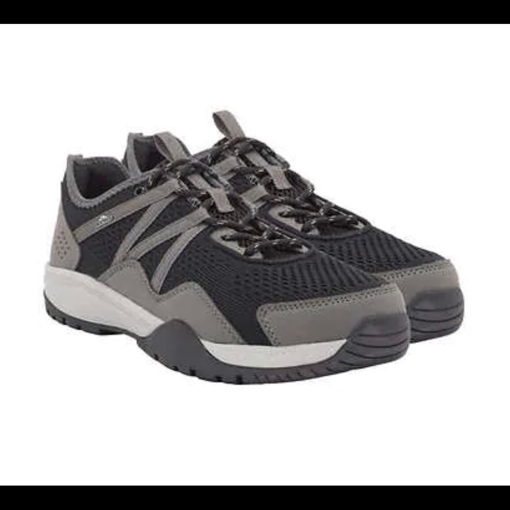 Nevados hiking shoes
